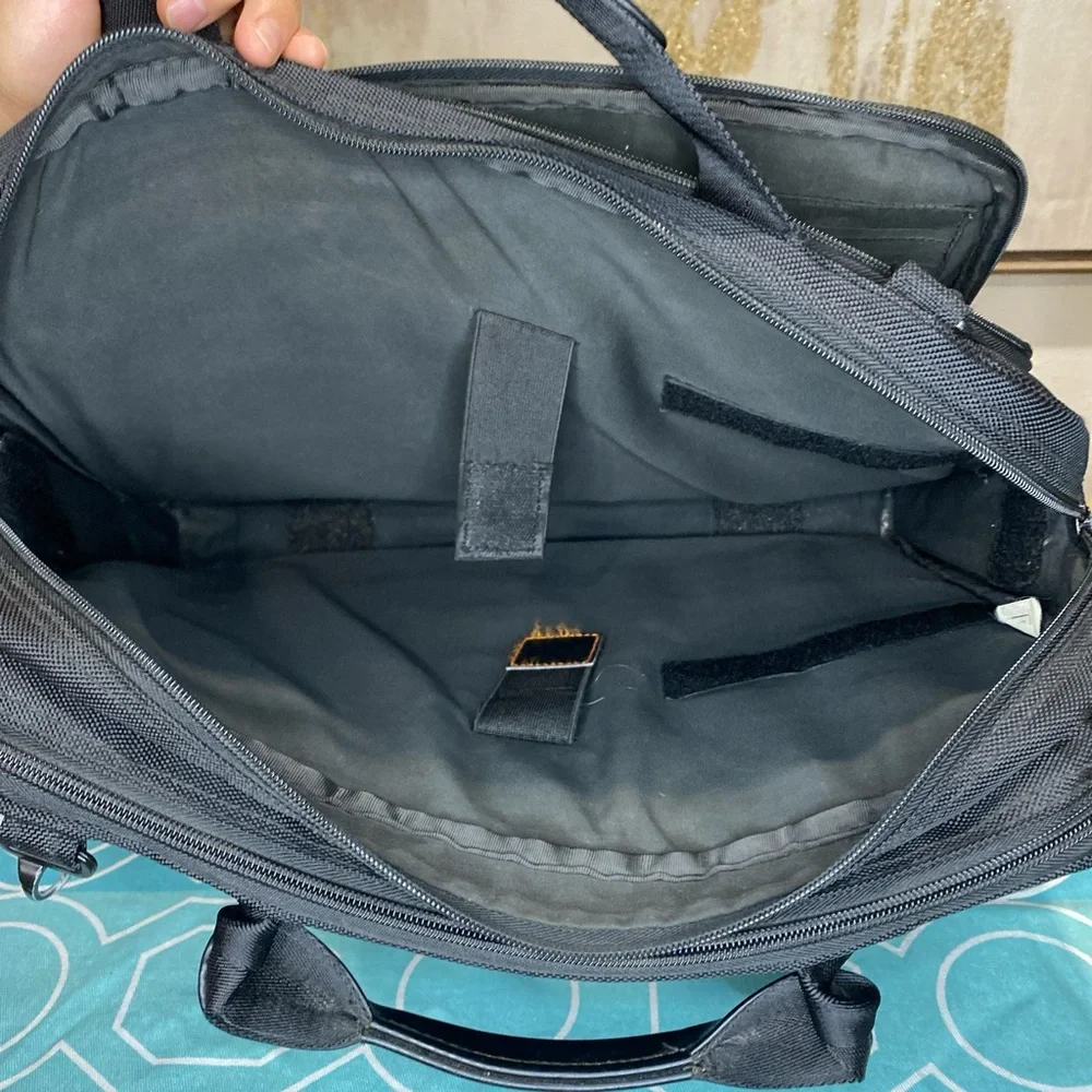 Targus Black Laptop Bag ⭐️